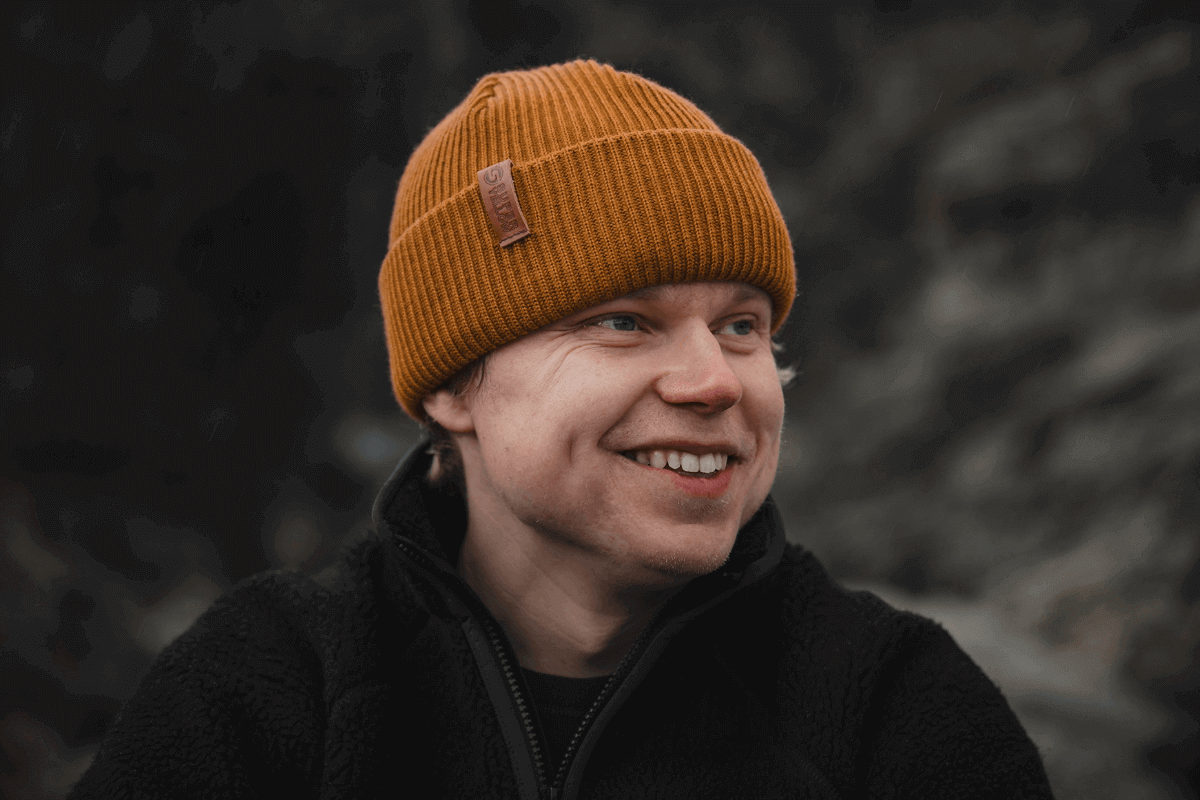 SuperYellow Kjempe Merino Wool Beanie Cognac