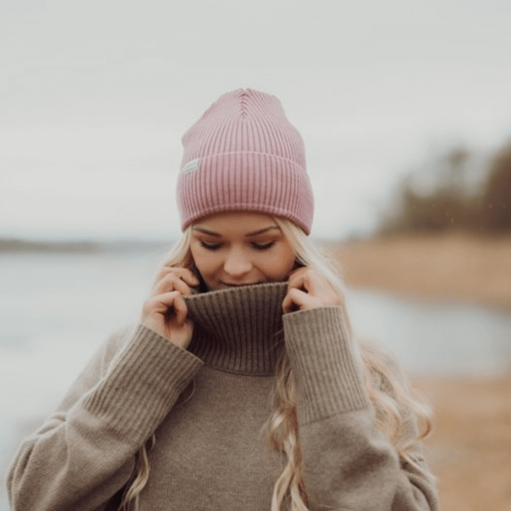 SuperYellow Skogen Lyocell: Merino Wool Beanie Light Pink
