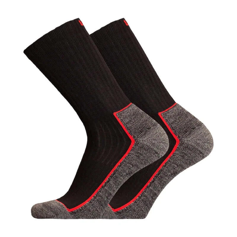 Saana black hiking socks in Merino wool showing seamless toe design